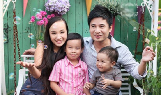 Gia đình ca sỹ Tấn Minh - Thu Huyền