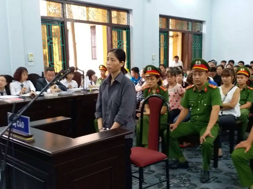 Hoàng Thị Hiền tại phiên tòa hồi cuối tháng 9/2018.
