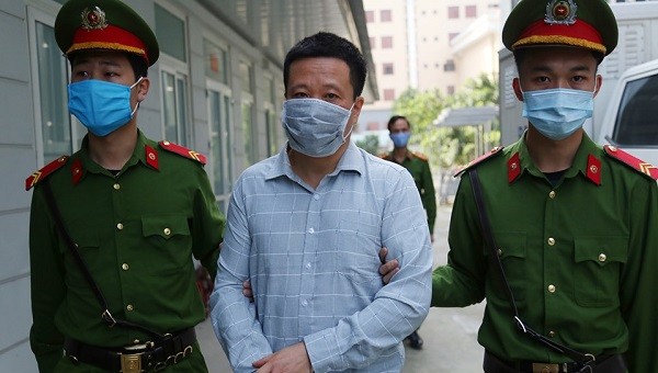 Hà Văn Thắm bị tuyên 10 năm tù.