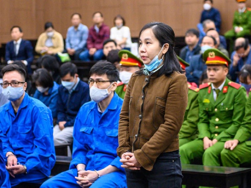 Nguyễn Thị Hà Thành và các bị cáo khác tại phiên tòa sơ thẩm.
