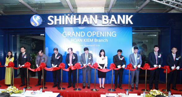 Đây là chi nhánh thứ ba tại Hà Nội và chi nhánh thứ 14 trên toàn quốc của Ngân hàng Shinhan.