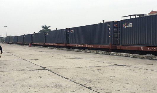 Đoàn tàu container chuyên tuyến đầu tiên xuất phát đi Trung Quốc

​