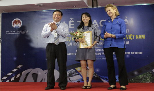 Giải Nhất đã được trao cho tác phẩm "Đừng đùa với thiên tai" của Đài phát thanh truyền hình tỉnh Khánh Hòa