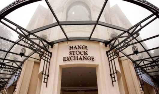 HNX tạm dừng giao dịch cổ phiếu của 17 doanh nghiệp chậm công bố báo cáo tài chính kiểm toán 2017