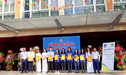 PVI Hà Nội trao học bổng tại trường PTTH Kim Liên Hà Nội