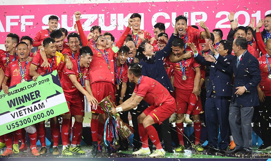 “Mưa” tiền thưởng cho đội tuyển bóng đá Việt Nam