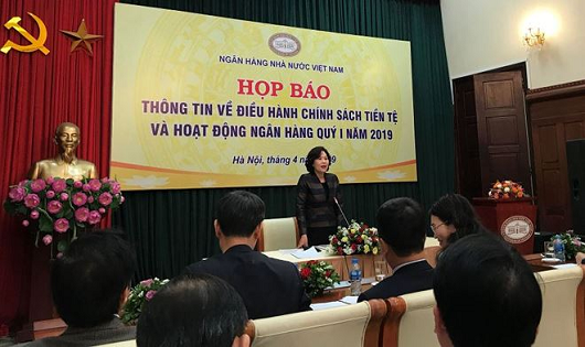 Phó Thống đốc NHNN Nguyễn Thị Hồng chủ trì cuộc họp báo