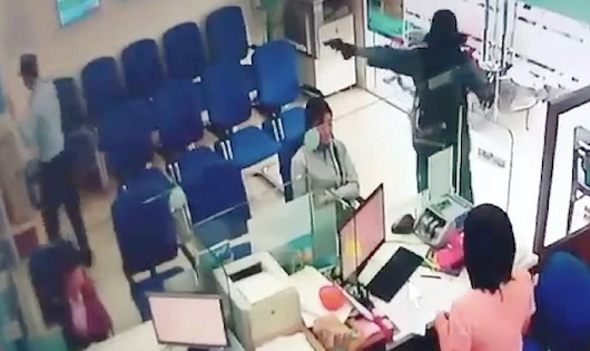 Hình ảnh vụ cướp ngân hàng tại Tiền Giang cuối năm 2018