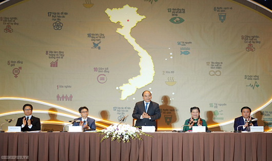 Thủ tướng Nguyễn Xuân Phúc: Phát triển nhanh nhưng phải bền vững