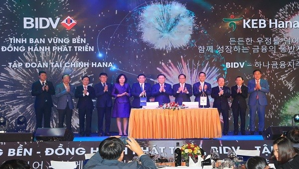 Với việc ký kết thỏa thuận hợp tác chiến lược, KEB Hana Bank  sở hữu 15% cổ phần của BIDV 