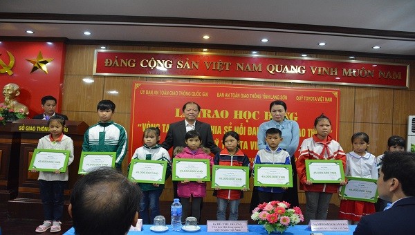 9 học sinh là con của các nạn nhân đã tử vong vì tai nạn giao thông có hoàn cảnh gia đình khó khăn tại tỉnh Lạng Sơn.được nhận học bổng của Quỹ TVF