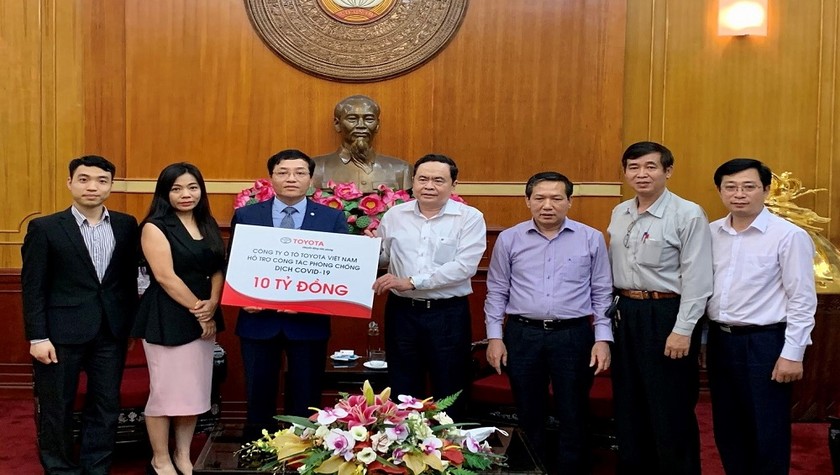 Toyota Việt Nam ủng hộ 10 tỷ đồng chung tay cùng Việt Nam đẩy lùi dịch bệnh Covid-19 