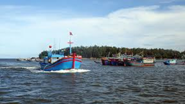 Động viên ngư dân bám biển sản xuất bình thường trong phạm vi vùng biển của Việt Nam.