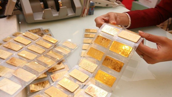 Vụ trưởng Vụ Kiểm toán nội bộ được ủy quyền ký Quyết định thành lập Tổ giám sát của NHNN để giám sát việc gia công vàng miếng từ vàng nguyên liệu.