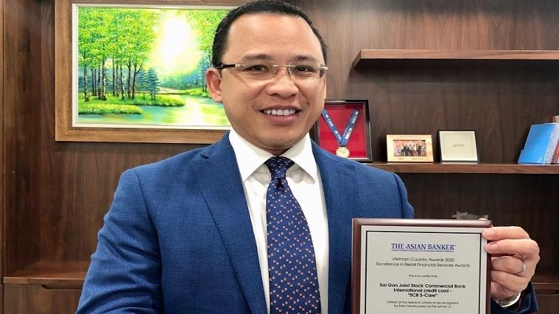 Ông Lê Quang Huy, Giám đốc Khối Thẻ và Ngân hàng số của SCB, và giải thưởng “Mô hình kinh doanh tốt nhất "