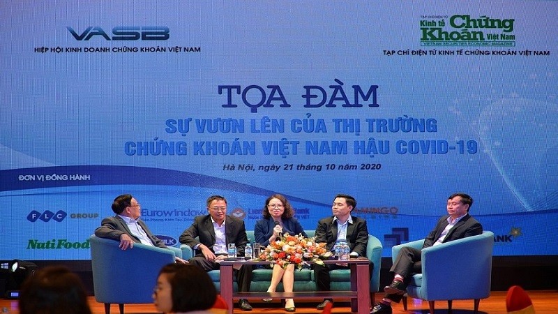 Tọa đàm “Sự vươn lên của Việt Nam hậu Covid-19” do Tạp chí điện tử Kinh tế Chứng khoán Việt Nam tổ chức.