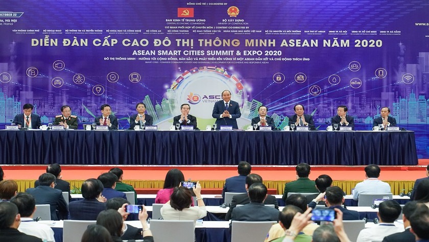 Thủ tướng Nguyễn Xuân Phúc đồng chủ trì Diễn đàn cao cấp ĐTTM ASEAN.