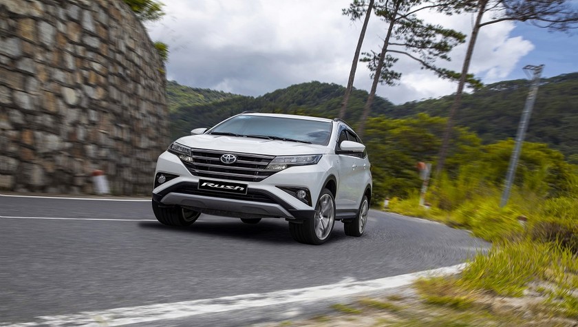 Khách hàng mua xe có thể tiết kiệm lên tới 50 triệu khi sở hữu Toyota Rush.