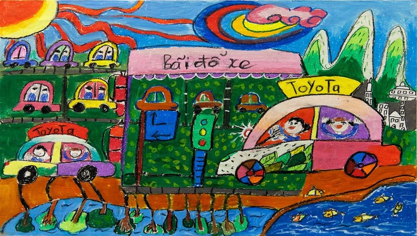 Tác phẩm "Ô tô tự thu nhỏ khi vào bãi để xe" của em Nguyễn Phương Anh (Trường tiểu học Mộc Châu- Hải Dương), 1 trong 15 tác phẩm đạt giải nhất