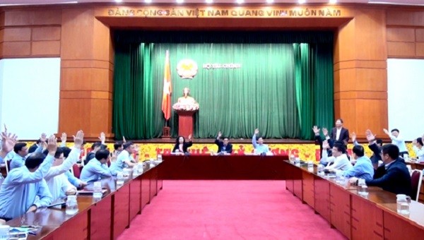 Hội nghị đã biểu quyết giới thiệu Ủy viên Bộ Chính trị, Bộ trưởng Bộ Tài chính Đinh Tiến Dũng ứng cử ĐBQH khóa XV với 100% đại biểu tán thành.