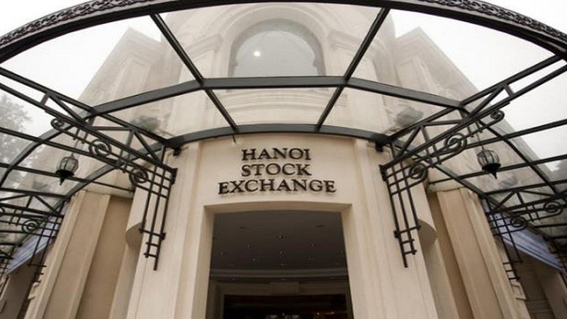 3 doanh nghiệp đầu tiên đăng ký chuyển giao dịch cổ phiếu từ HOSE sang HNX
