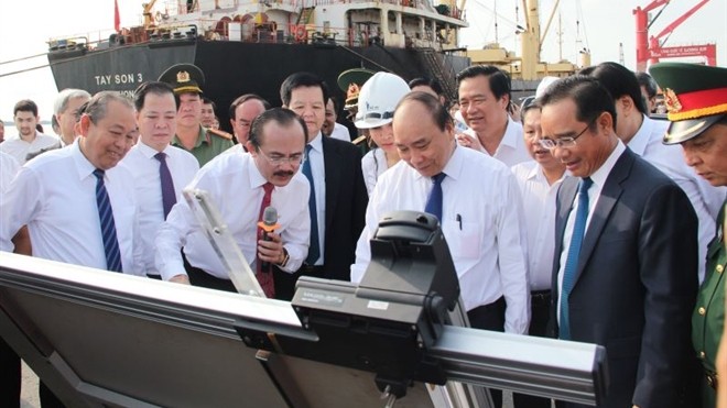 Thủ tướng Nguyễn Xuân Phúc thăm cảng Quốc tế Long An và khảo sát vị trí xây dựng Nhà máy điện LNG Long An I & II