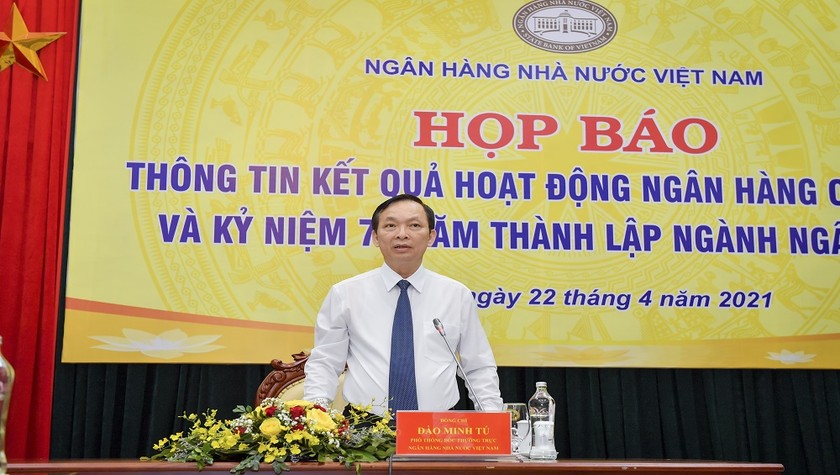 Phó Thống đốc NHNN Đào Minh Tú thông tin về các sự kiện chào mừng 70 năm thành lập ngành ngân hàng.