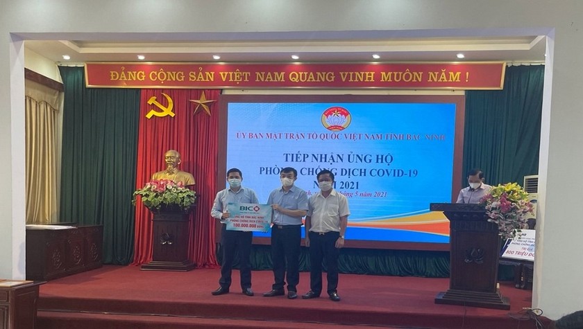 BIC ủng hộ 100 triệu đồng cho Ủy ban Mặt trận Tổ quốc tỉnh Bắc Ninh.