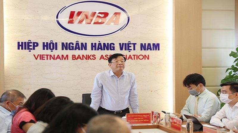Tổng thư ký VNBA chủ trì cuộc họp với 16 ngân hàng thành viên.