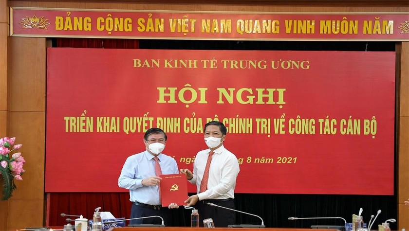 Ông Nguyễn Thành Phong chính thức nhận nhiệm vụ Phó Trưởng ban Kinh tế TW