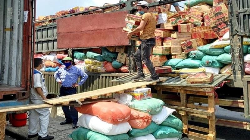 Ngày 26/8, Tổng công ty ĐSVN vận chuyển miễn phí hơn 100 tấn hàng hóa của nhân dân Sơn La hỗ trợ TP HCM.