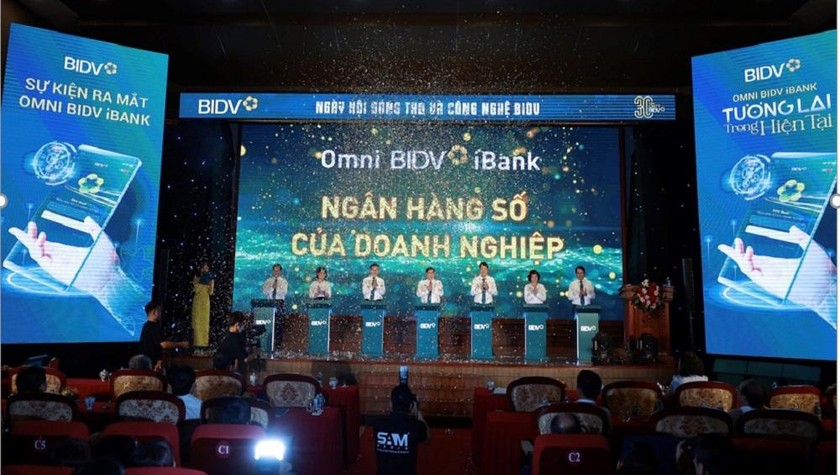 Đại diện Ban Lãnh đạo BIDV tại Sự kiện ra mắt Omni BIDV iBank