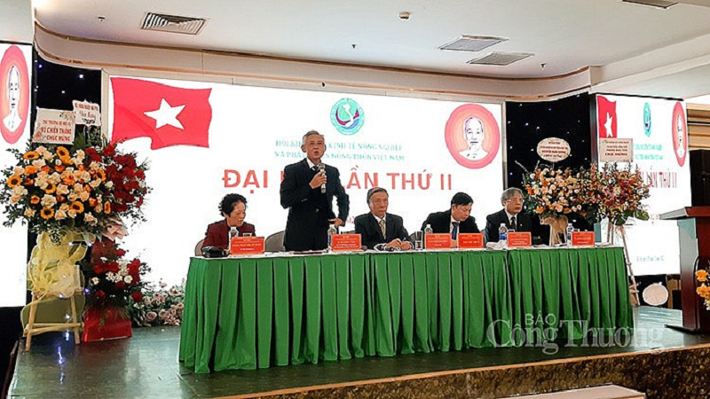Chủ tịch VAERD nhiệm kỳ II - ông Hà Công Tuấn phát biểu tại Đại hội.