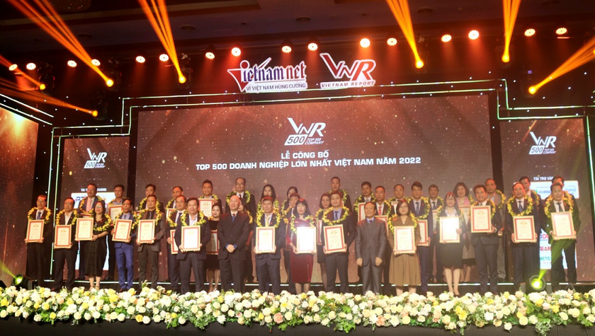 Công bố Top 500 doanh nghiệp lớn nhất Việt Nam và Top 10 công ty uy tín các ngành năm 2022