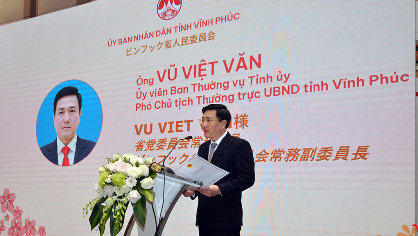 Phó Chủ tịch Thường trực UBND tỉnh Vĩnh Phúc Vũ Việt Văn phát biểu tại Hội nghị.