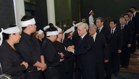 Tổng bí thư Nguyễn Phú Trọng chia buồn với gia quyến nhà báo Hữu Thọ.