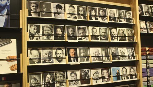 Chân dung những người giành giải Nobel được trưng bày tại bảo tàng
