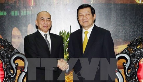 Chủ tịch nước Trương Tấn Sang hội kiến với Quốc vương Campuchia Norodom Sihamoni sang thăm Việt Nam. (Ảnh: Nguyễn Khang/TTXVN)