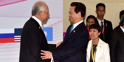 Thủ tướng Nguyễn Tấn Dũng và Thủ tướng nước chủ nhà Malaysia Najib Tun Abdul Razak. Ảnh: VGP/Nhật Bắc