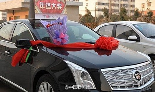Ông chủ Trung Quốc đã mạnh tay mua 13 chiếc Audi A6 thưởng Tết cho nhân viên.