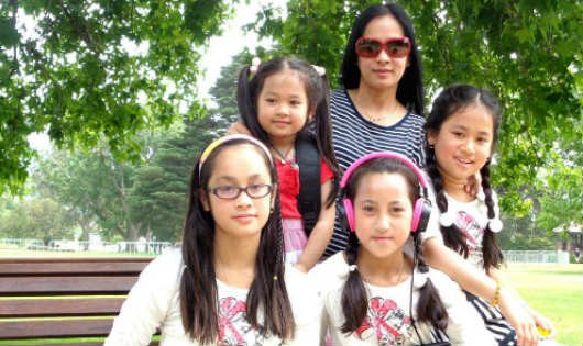Mẹ Việt chịu tiếng 'ác' để dạy con 'nên người' giữa trời Tây