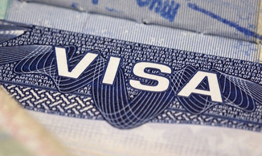 Theo thỏa thuận, công dân Việt Nam cũng sẽ được phía Mỹ cấp thị thực một năm. Ảnh minh họa: Huffing Post.
