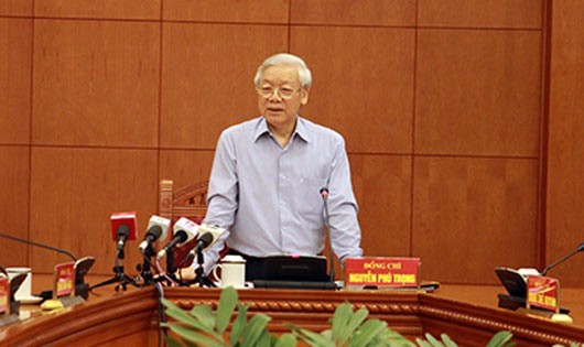Tổng Bí thư Nguyễn Phú Trọng phát biểu kết luận cuộc họp. 