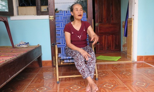 Bà Phạm Thị Duy kể về chuyện “người cháu” đến nhà bà mượn tiền.
