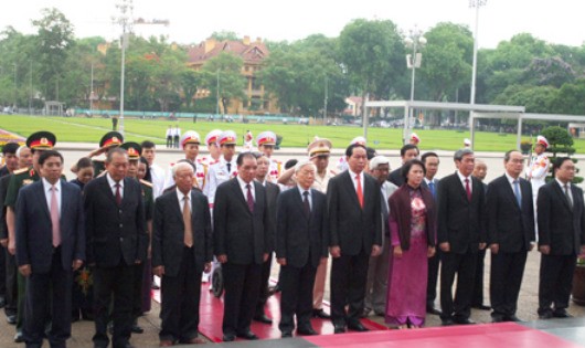 Lãnh đạo Đảng, Nhà nước viếng Chủ tịch Hồ Chí Minh. Ảnh: VGP.