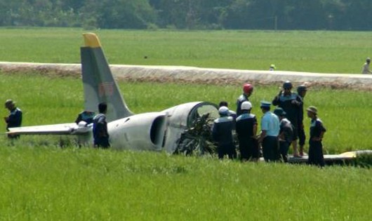 Yêu cầu Bộ Quốc phòng điều tra rõ nguyên nhân rơi máy bay L39