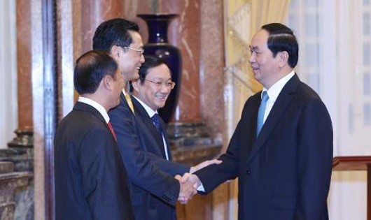 Chủ tịch nước Trần Đại Quang trao Quyết định bổ nhiệm 3 Đại sứ Đặc mệnh toàn quyền nước Cộng hòa Xã hội chủ nghĩa Việt Nam tại nước ngoài nhiệm kỳ 2016-2019. Ảnh: TTXVN 