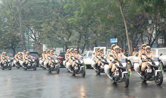 Diễu hành trên phố sau lễ phát động. Ảnh: VGP/Lê Sơn