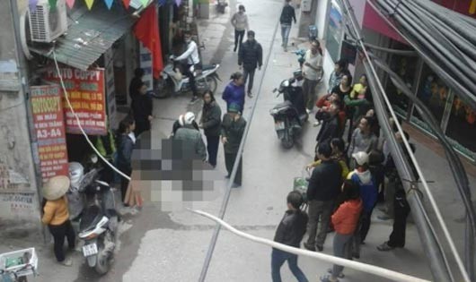 Nam thanh niên chết bất thường trong ngõ phố Hà Nội