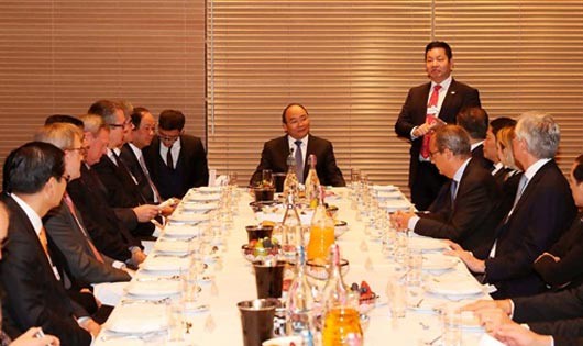 Thủ tướng gặp gỡ lãnh đạo 15 doanh nghiệp lớn trên thế giới tại Thụy Sĩ.